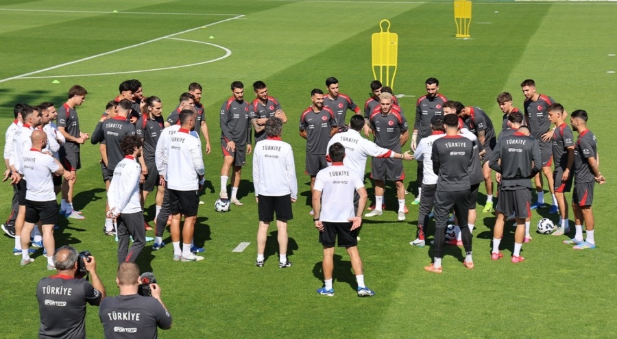 Hakan Çalhanoğlu, Uğurcan Çakır ve Mustafa Hekimoğlu, kadrodan çıkarıldı