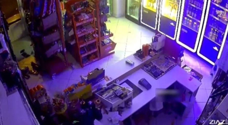 Marmaris açıklarındaki 5.8'lik deprem güvenlik kameralarına böyle yansıdı