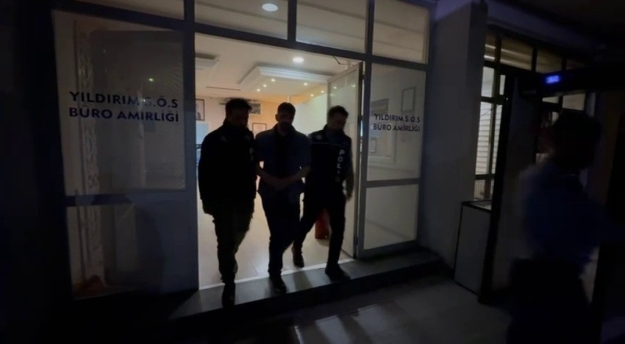 Yurtdışına kaçmak için hazırlanırken, polis baskını yedi