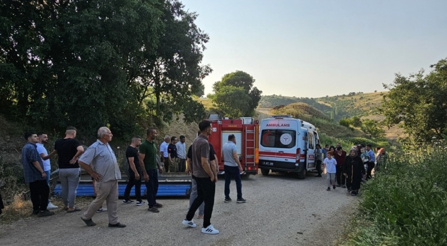 Römorkun altında kalan çocuk yaralandı