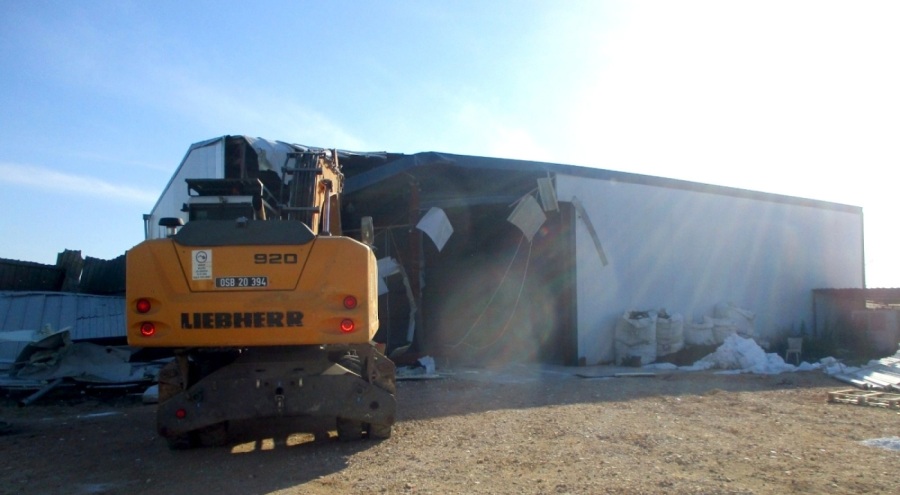 Tarım Arazileri Kaçak Yapılardan Temizleniyor