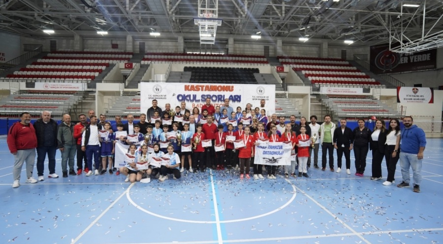 Osmangazili Badmintonculardan Namağlup Şampiyonluk