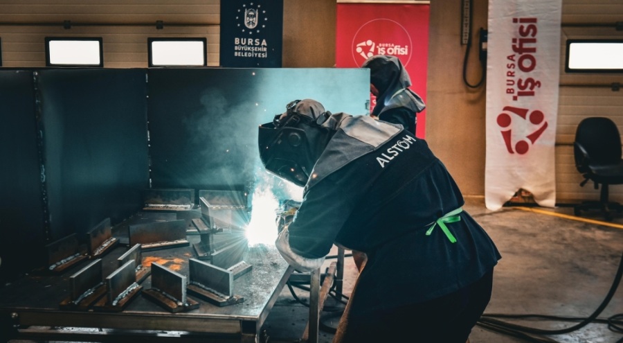 Bursa'da eğitim alan kadınlar kaynak ustası olarak istihdam edilecek