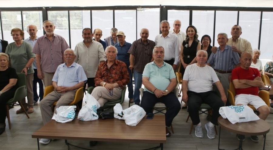 Nilüfer'de huzurevlerinde babalar günü kutlaması