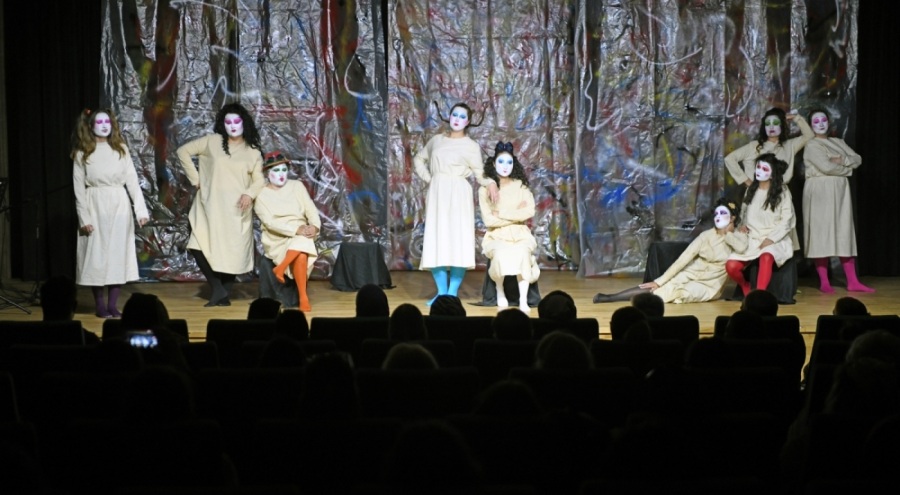 'Hiç Kimsenin Hikayesi' Oyunu Osmangazi'de Sahnelendi