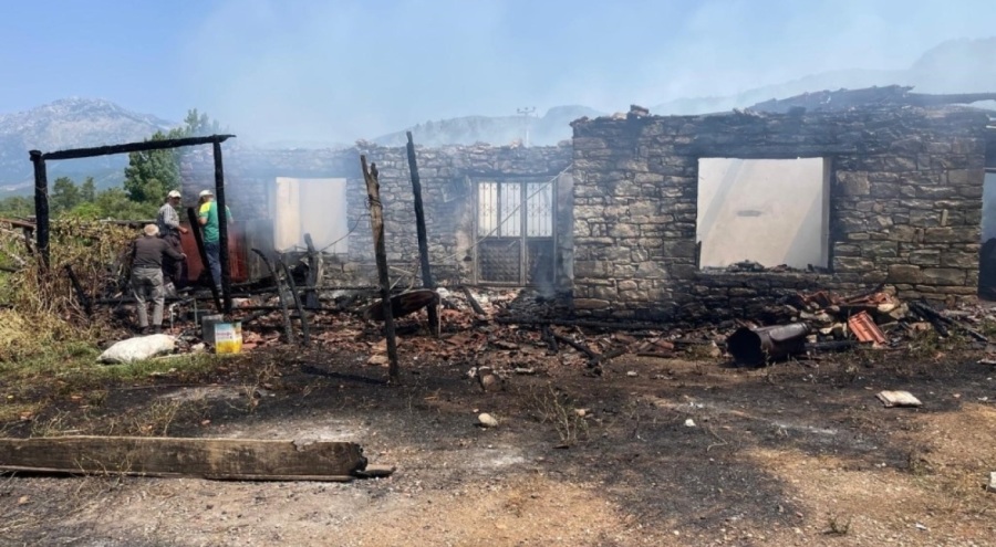 Yangında 80 bin lirasını kaybeden yaşlı adamın parası yenisiyle değiştirildi