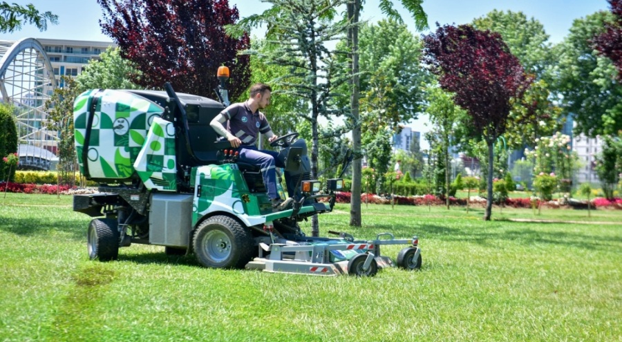 Büyükşehir ile parklar yaza hazır