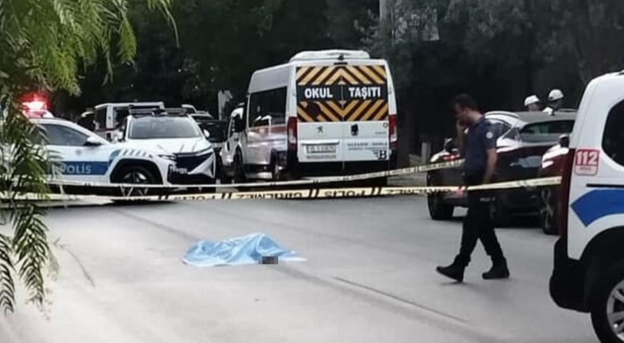 Korkunç olay: Yola yatan kadının üzerinden 2 araba geçti