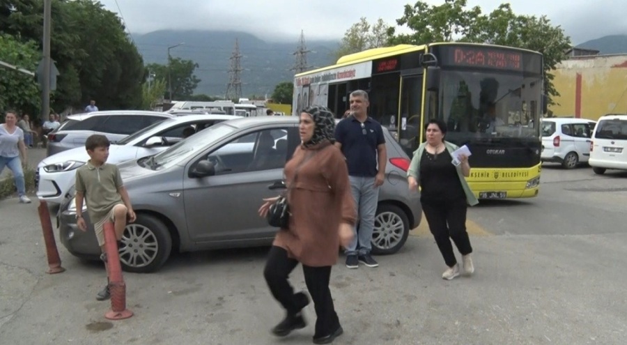 Kahraman otobüs şoförü YKS öğrencilerinin hayatını böyle kurtardı