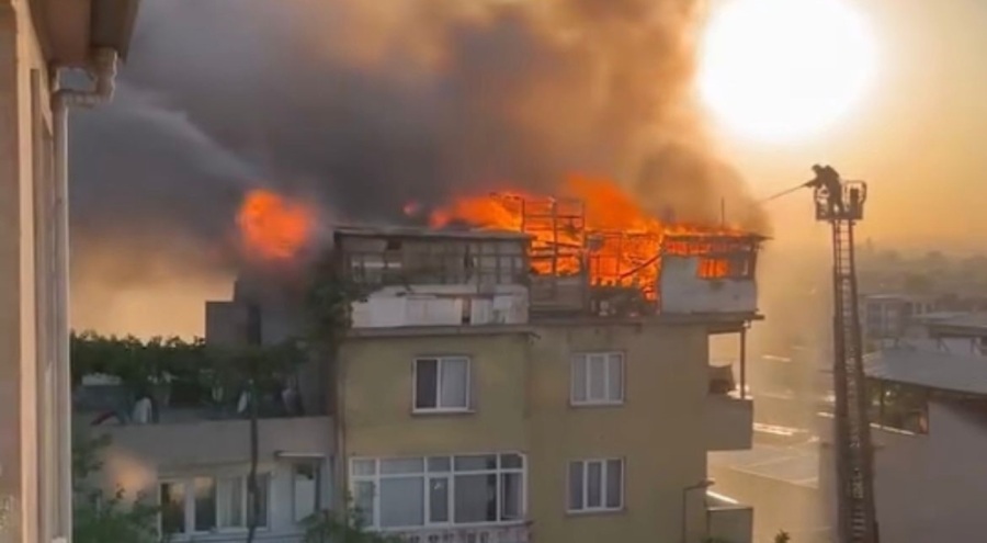 Bursa'daki çatı katı yangınında 1 kişi hayatını kaybetti