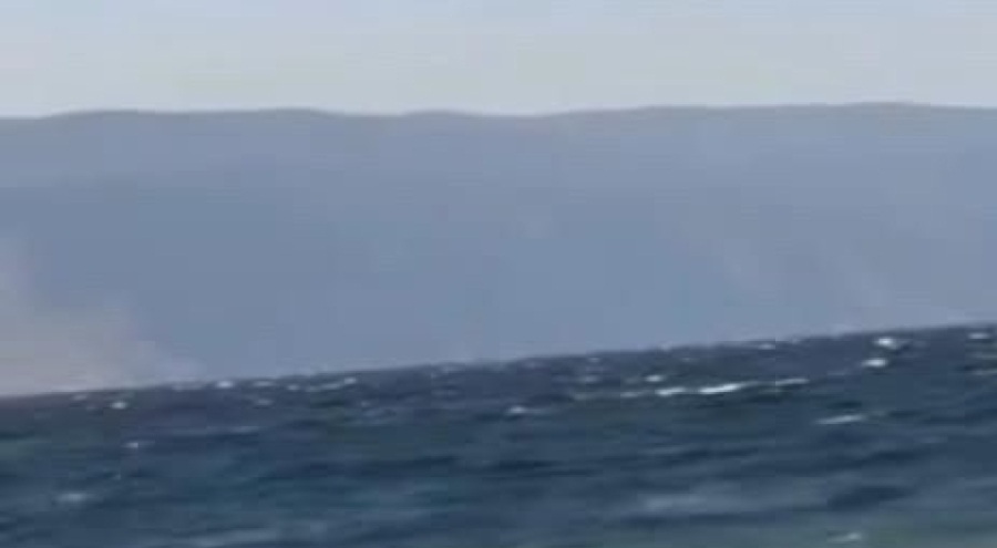 Boğulmak üzere olan genci vatandaşlar kurtardı