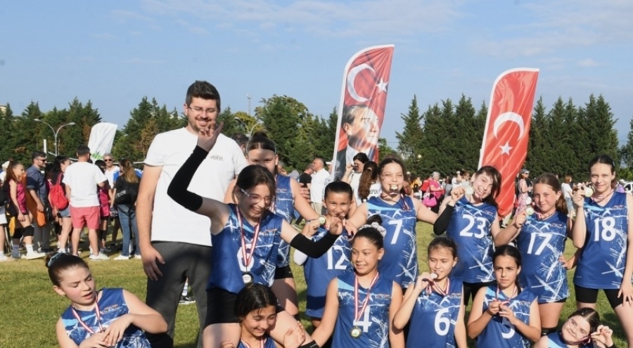 Genç Voleybolcuların kalbi Osmangazi'de Attı