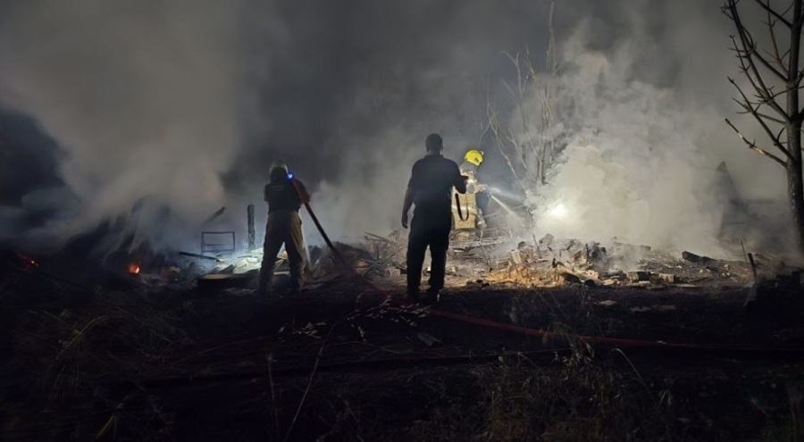 Mudanya'da bağ evi alevlere teslim oldu