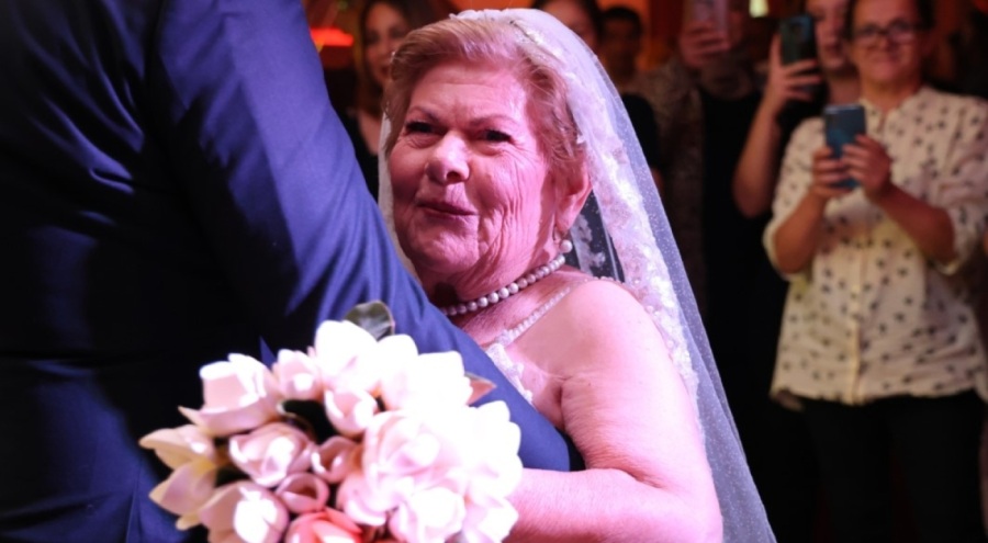 Geçen yıl temsili düğünde gelinlik giymişti... Çalılıkta ölü bulundu