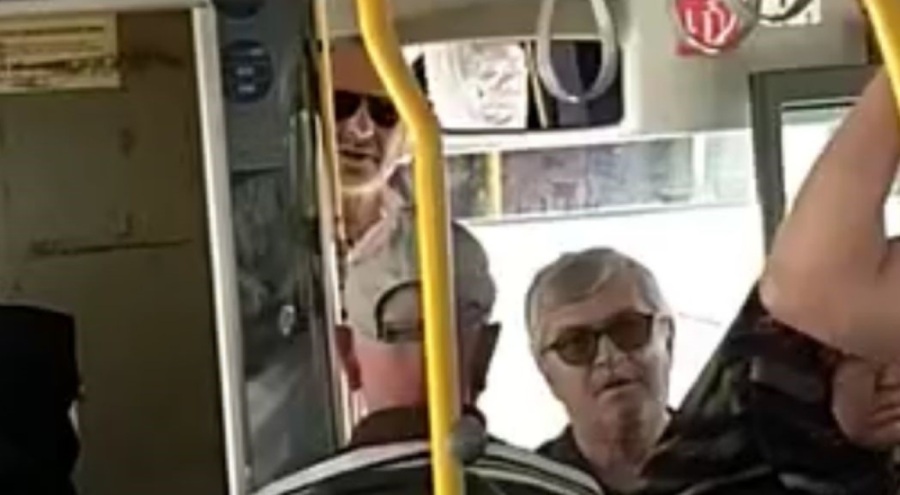 Bursa'da Otobüs şoföründen engelli vatandaşa tepki çeken davranış: "Babanın malı mı geri zekâlı?"