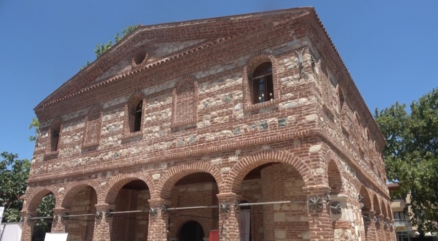 Özlüce Camii yeniden ibadete açıldı, ilk cuma namazı kılındı