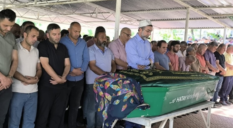 Doğum esnasında 25 yaşındaki kadın vefat etti, evladı yaşama tutundu