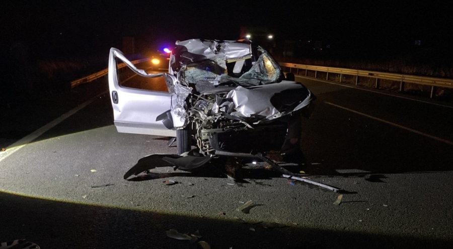 Bursa'da kontrolden çıkan araç tıra çarptı: 1 ağır yaralı