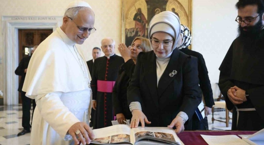 Emine Erdoğan, Papa 14. Leo ile görüştü