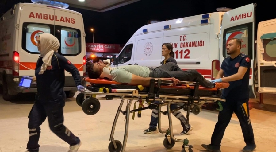 Otomobil ile çarpışan motosikletin sürücüsü ağır yaralandı