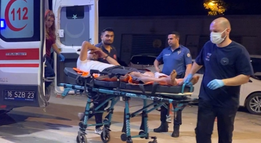 Bursa'da Yol kenarında alkol alırken, av tüfeğiyle vuruldu