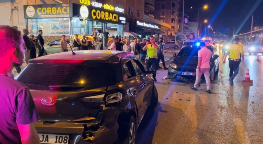 Alkollü sürücü makas atarken kaza yaptı: 2 yaralı