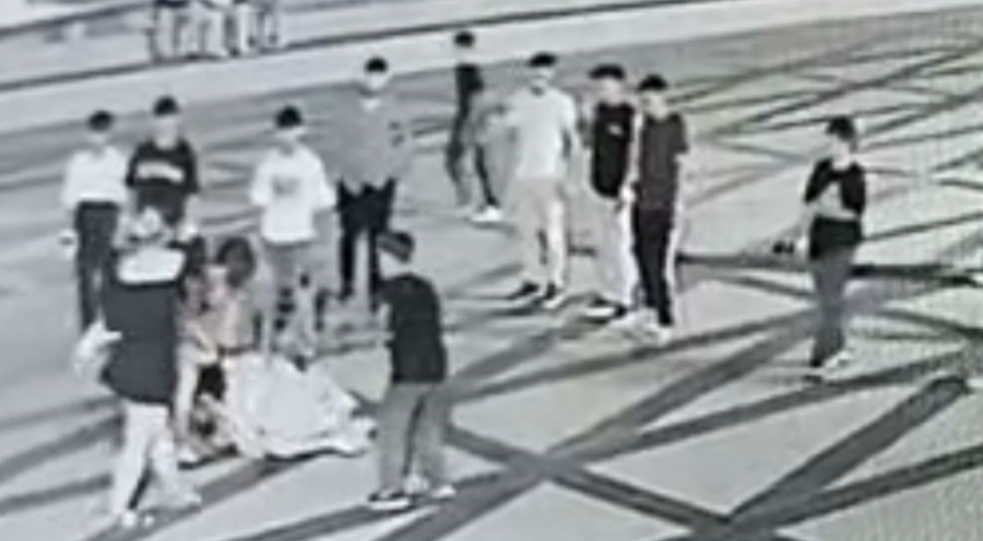 Bursa'da bıçaklı kavga: 14 yaşındaki kız ortalığı savaş alanına çevirdi