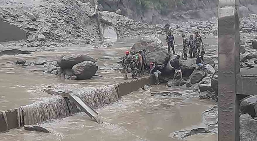 Nepal-Çin sınırında sel felaketi: 1 ölü, 28 kayıp