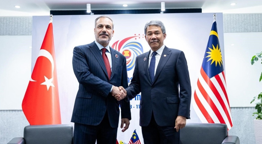 Bakan Fidan Malezya'da Malezya Dışişleri Bakanı Mohamad bin Hasan ile görüştü