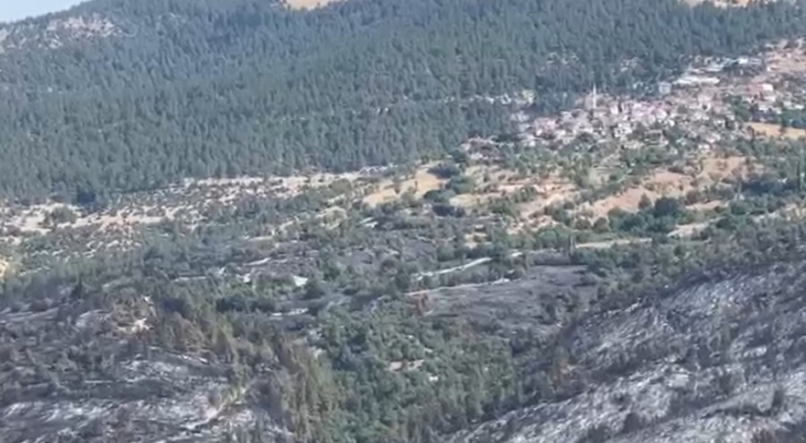 Dursunbey yangınında soğutma çalışmaları başladı