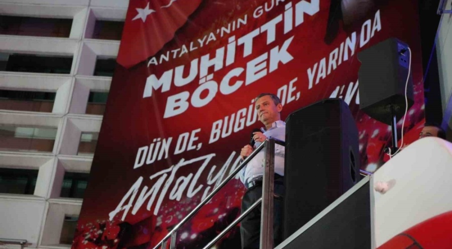 Özgür Özel'den Antalya'da miting