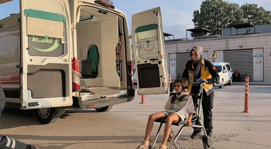 Bursa'da iki otomobil çarpıştı: 1'i ağır 4 yaralı