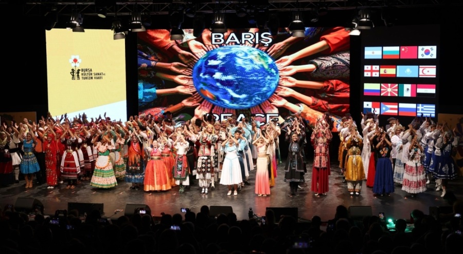 37. Uluslararası Altın Karagöz Halk Dansları birincisi Bulgaristan oldu