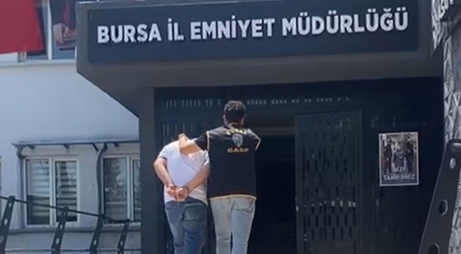 Silah sıkıp story attı, sonu karakolda bitti