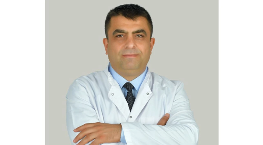 Hayat Hastanesi'nde minik bebeğe böbrek taşı operasyonu