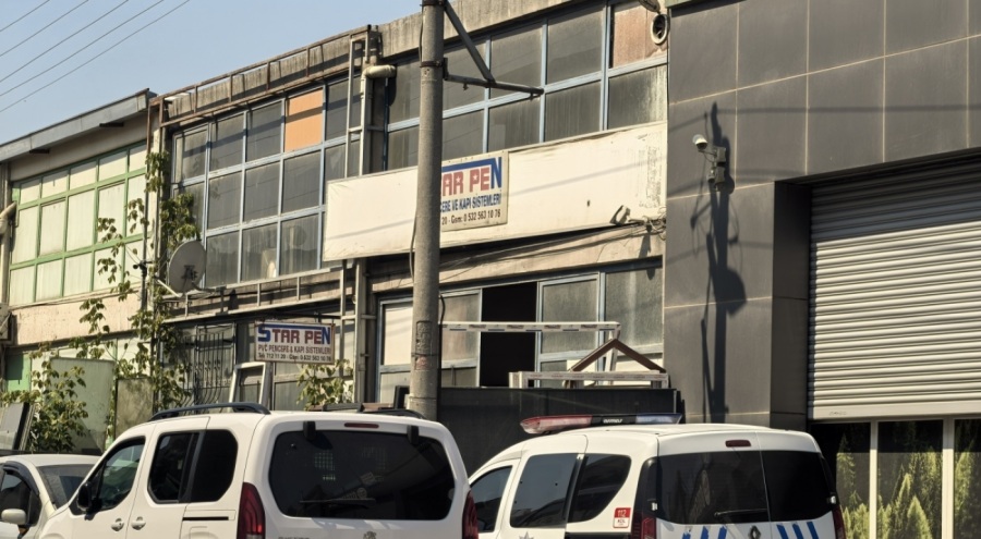 Bursa'da Pencereyi beğenmeyen müşteri iş yerini kurşunladı