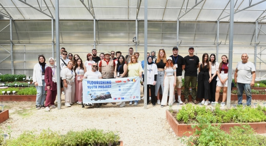 Avrupalı Öğrenciler Osmangazi'de Fide Dikti