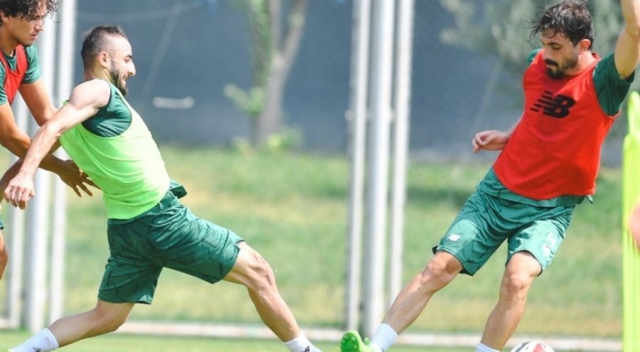 Bursaspor sabah antrenmanında tempoyu yükseltti