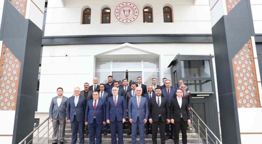 Bakan Işıkhan Muş'ta 'Terörsüz Türkiye' vizyonunu anlattı