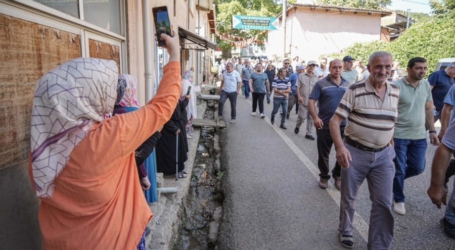 Mahalle 1 günlüğüne kadınlara emanet edildi