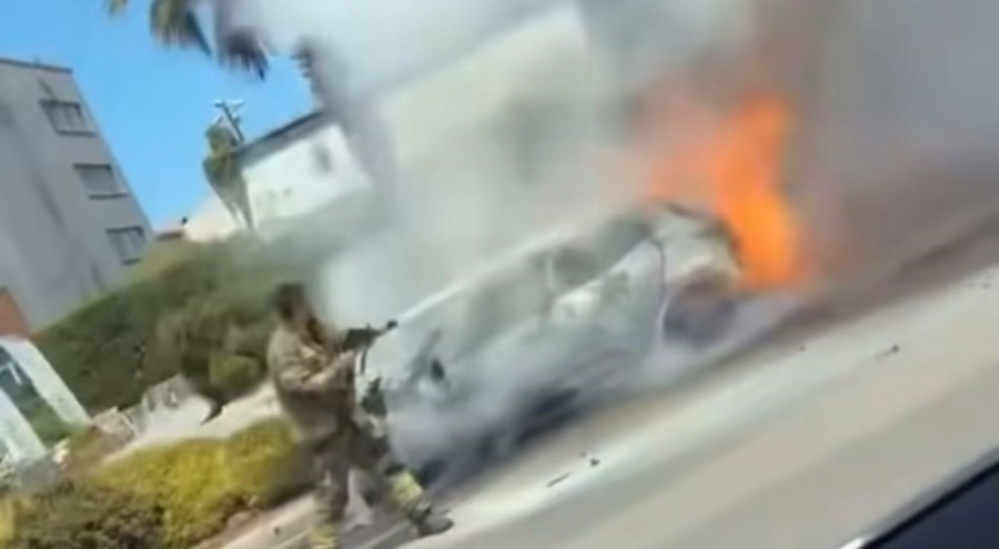 Seyir halindeki araç alev topuna döndü