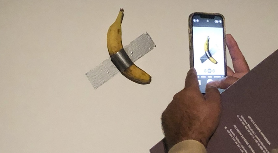 İtalyan sanatçının duvardaki 6.2 milyon dolarlık "muz eseri" bir kez daha yendi