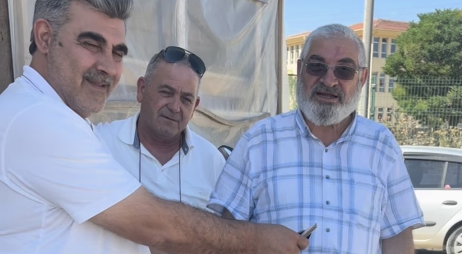 Bulduğu içi para dolu cüzdanı sahibine teslim etti