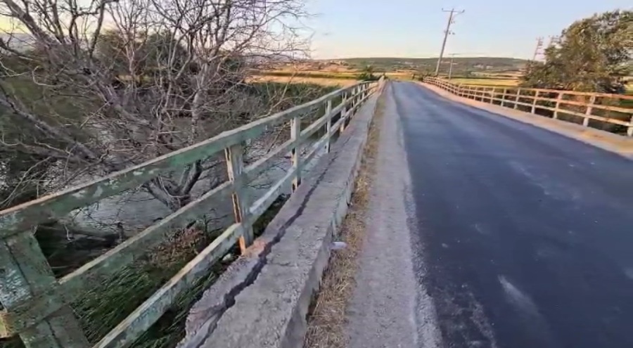 Her araç geçtiğinde beşik gibi sallanıyor