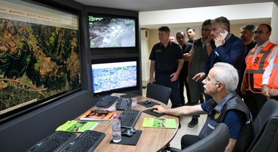 Bakan Uraloğlu: "Yangının yayılım hızı ve enerjisi önemli ölçüde kontrol altına alınmıştır"