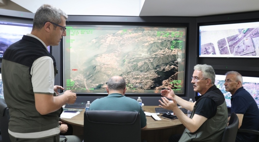 Bakan Yardımcısı ve Bursa protokolü orman yangınlarını yakından takip ediyor