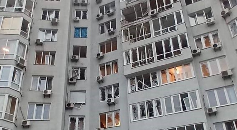 Rusya, Ukrayna'ya ait hava üssünü hipersonik füzelerle vurdu