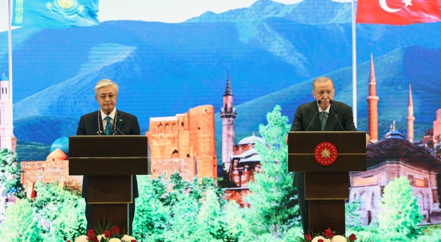 Kazakistan Cumhurbaşkanı Tokayev: "Türkiye, Cumhurbaşkanı Erdoğan liderliğinde altın asrını yaşıyor"