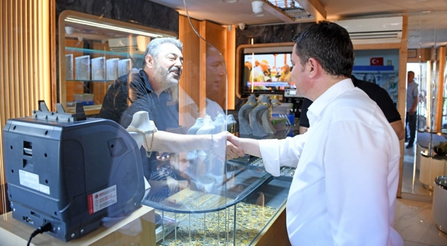 Başkan Erkan Aydın Küçükbalıklı'da vatandaşla buluştu