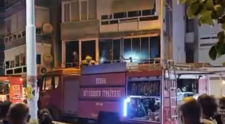 Bursa'da sitede yangın paniği